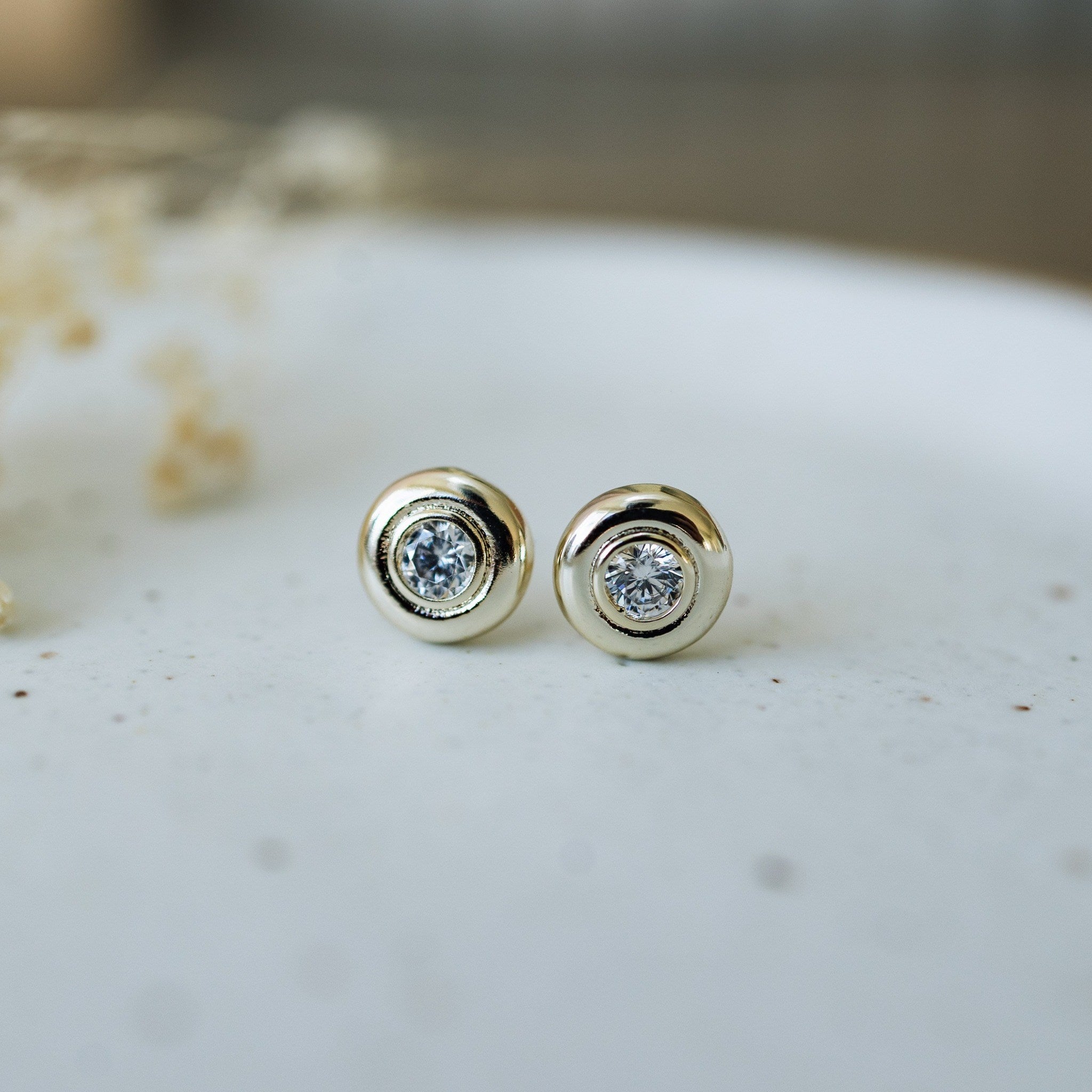 glimmer | stud earrings