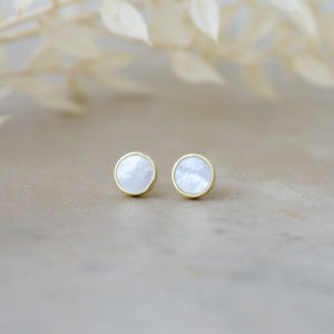 alluring | stud earrings