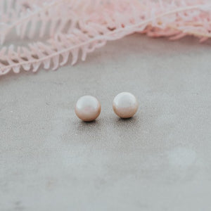 pearl pink stud earrings