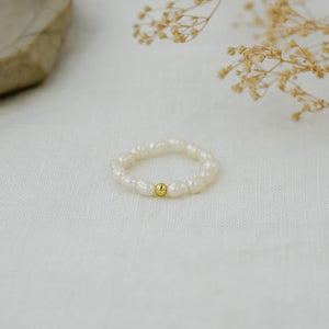sweet n simple | white pearl ring