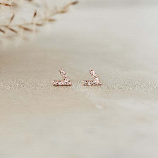 victory stud earrings